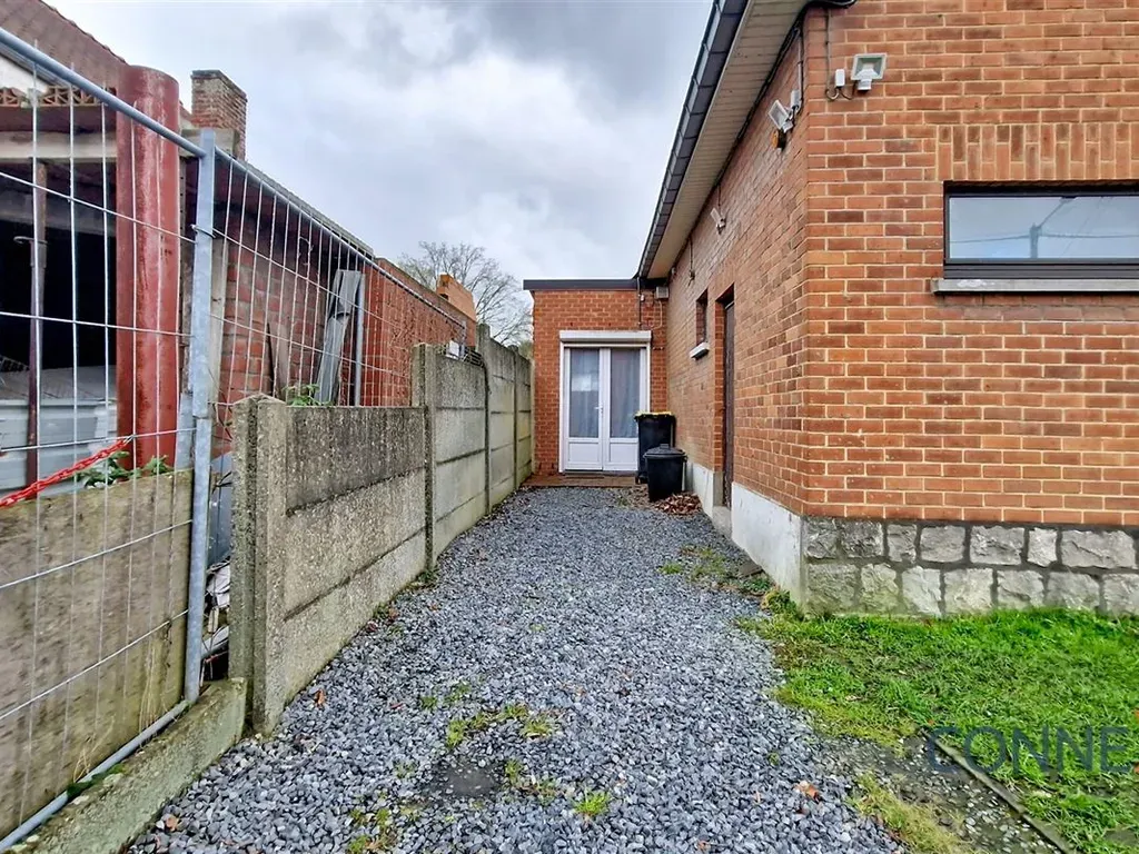 Aed - Villa with South-Facing Garden in Ghlin