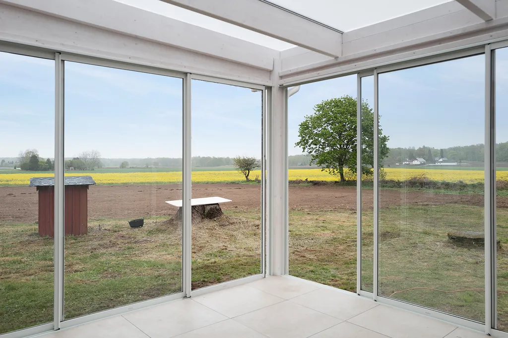 Terrass - Charming 1909 Farmhouse with Open Views in Bjäraryd