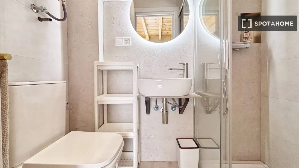 Salles de bain - Studio with Balcony in Valencia