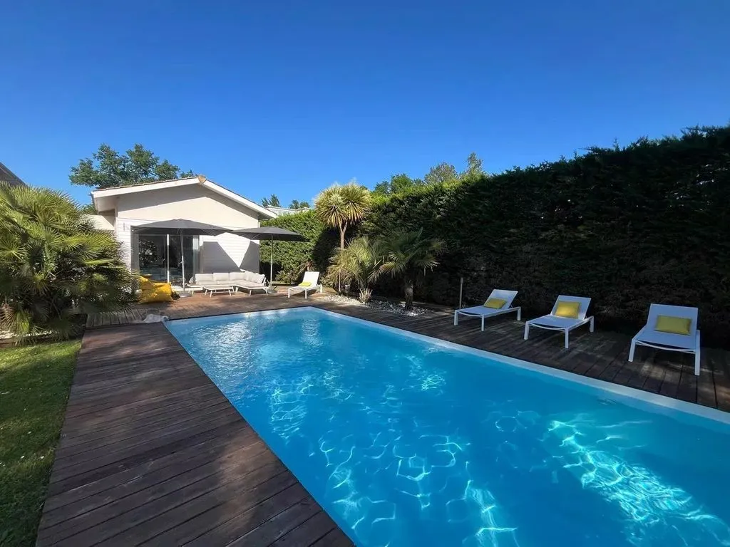 Piscine - Maison de Luxe avec Piscine à Pessac