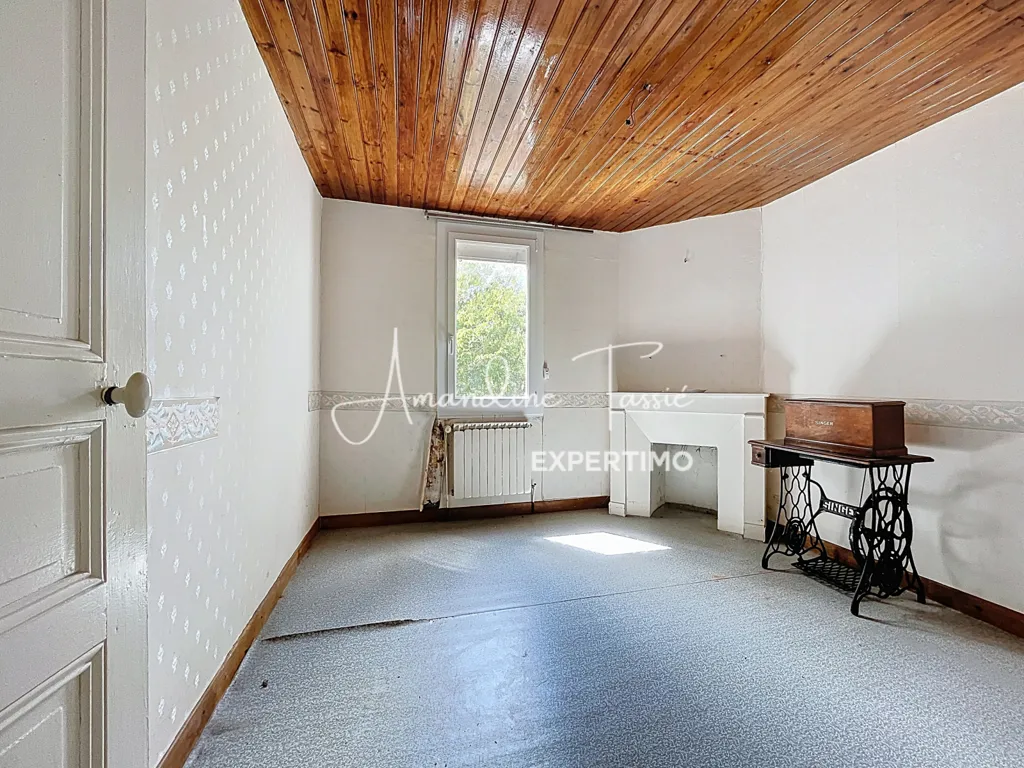 Maison à Rénover avec Grand Terrain à Millau