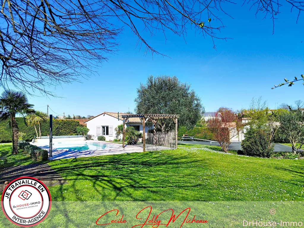 Aed - Family House with Pool in Blaye