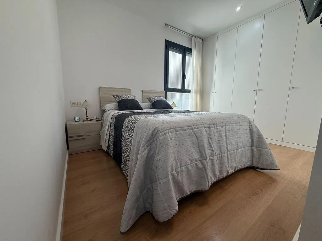 Chambres - Modern Flat with Balcony in La Gavarra