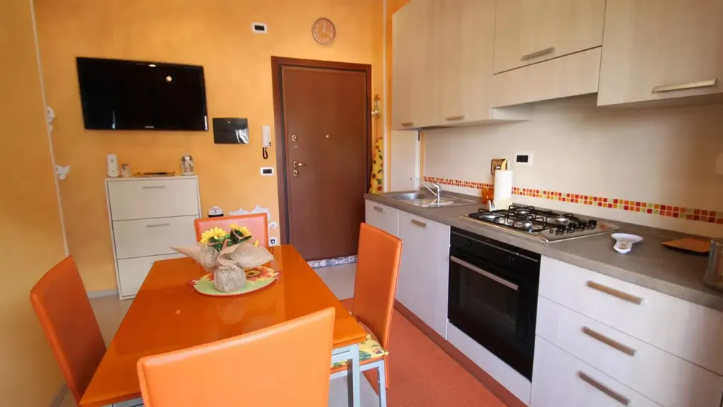 Cuisine - Rustic Bilocale with Balcony in Borghetto Santo Spirito
