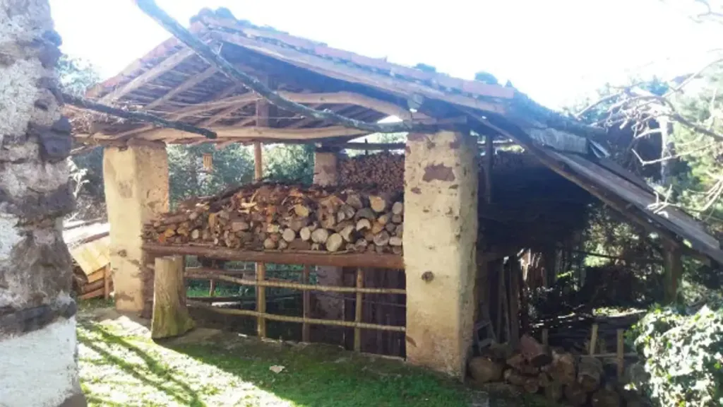 Välivaade - Rustic Property with Water Source in Vestone