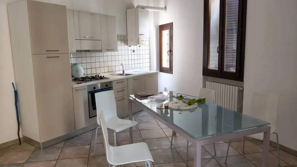 Sala da pranzo - Central Bilocale with Parking in Sassuolo