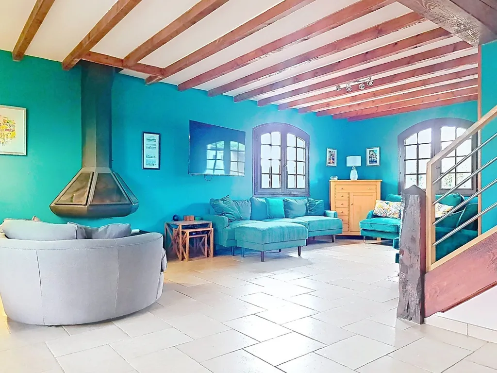 Elutuba - Traditional House with Large Terrace in Calm Setting