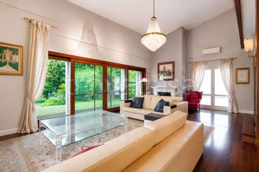 Elutuba - Luxury Villa with Private Park in Cornegliano Laudense