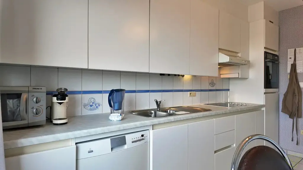 Köök - Spacious Flat with Terrace in Eeklo