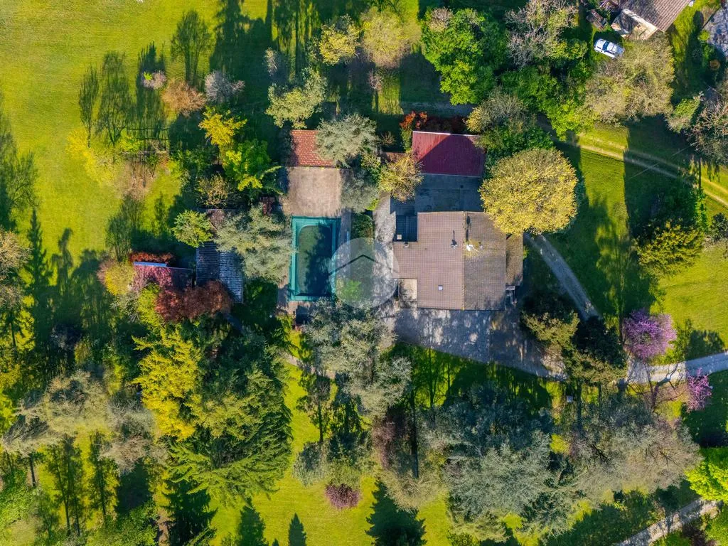 Õhuvaade - Villa with Pool near Parma