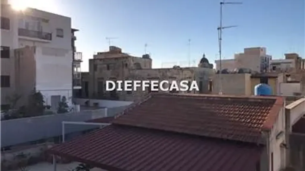 Terrasse - Semi-Detached House for Rent in Marsala