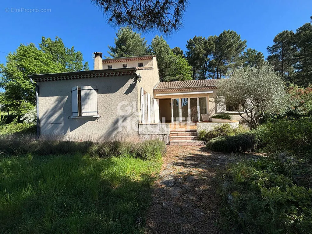 Extérieur - Maison d'Architecte avec Jardin à Ucel