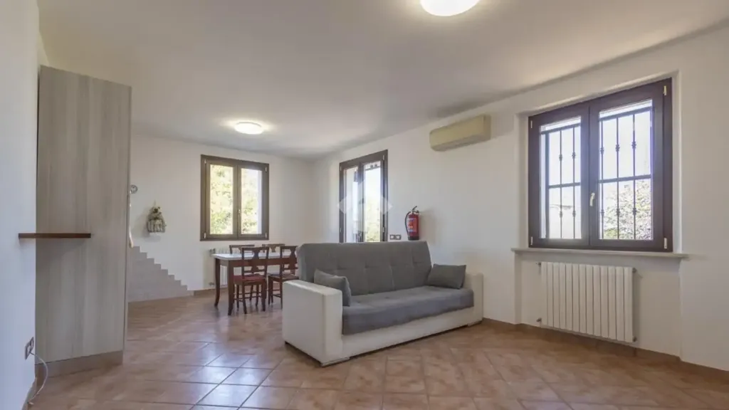 Séjour - Rusticated Apartment with Balcony in Torrette, Ancona