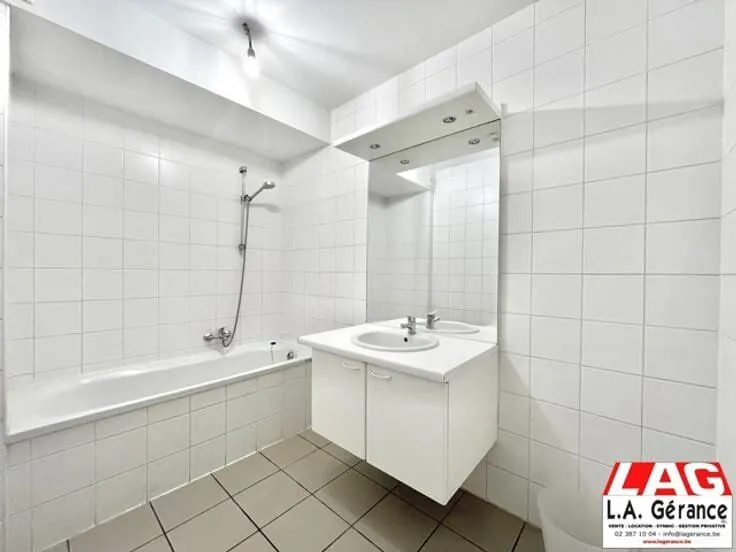 Vannitoad - Penthouse with Terrace in Detached Building