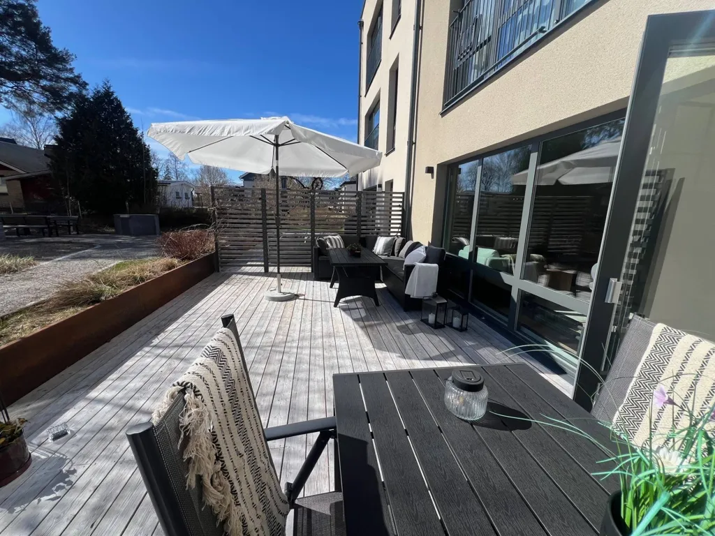 Terrass - Apartment with Garden in Svalvägen