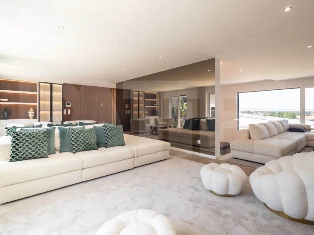 Elutuba - Luxury Duplex with Private Parking in Montijo