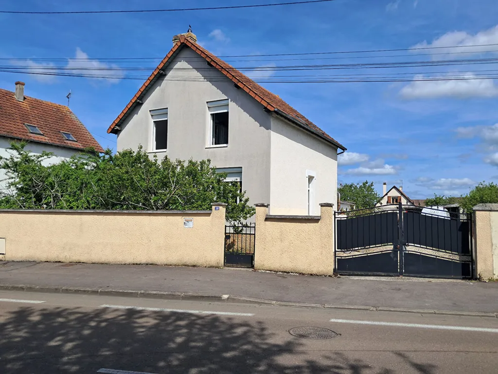 Extérieur - Maison avec Jardin dans un Cadre Calme à Sens