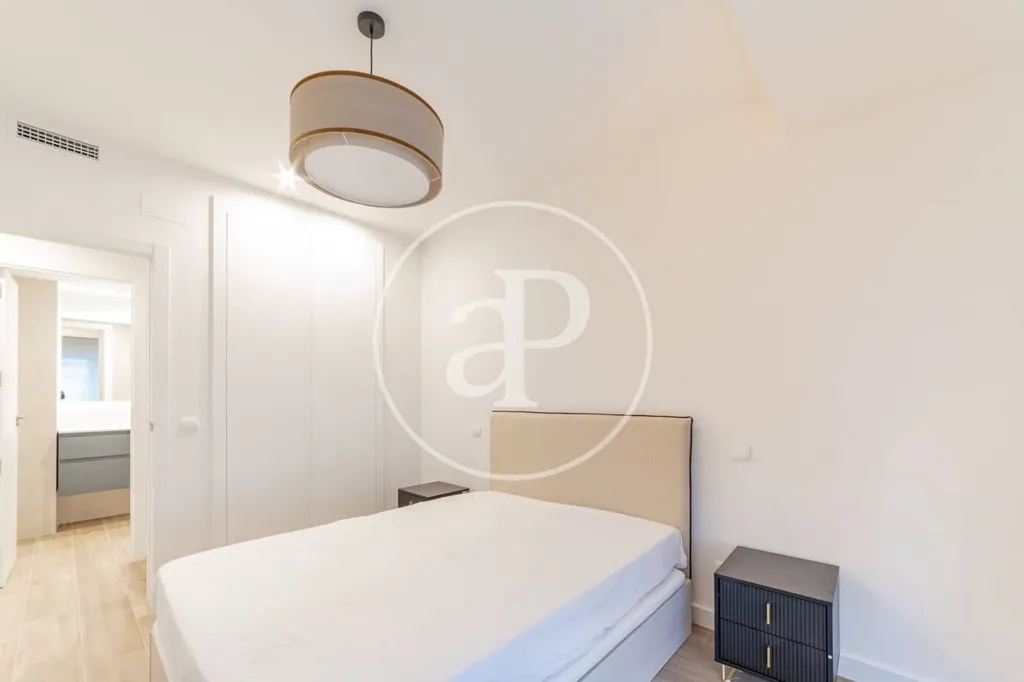 Magamistoad - Renovated Apartment with Balcony in Madrid