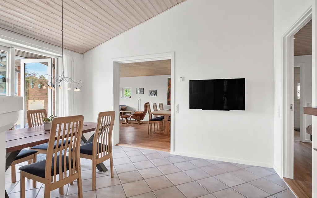 Söögituba - Spacious Villa with Garden in Skæring