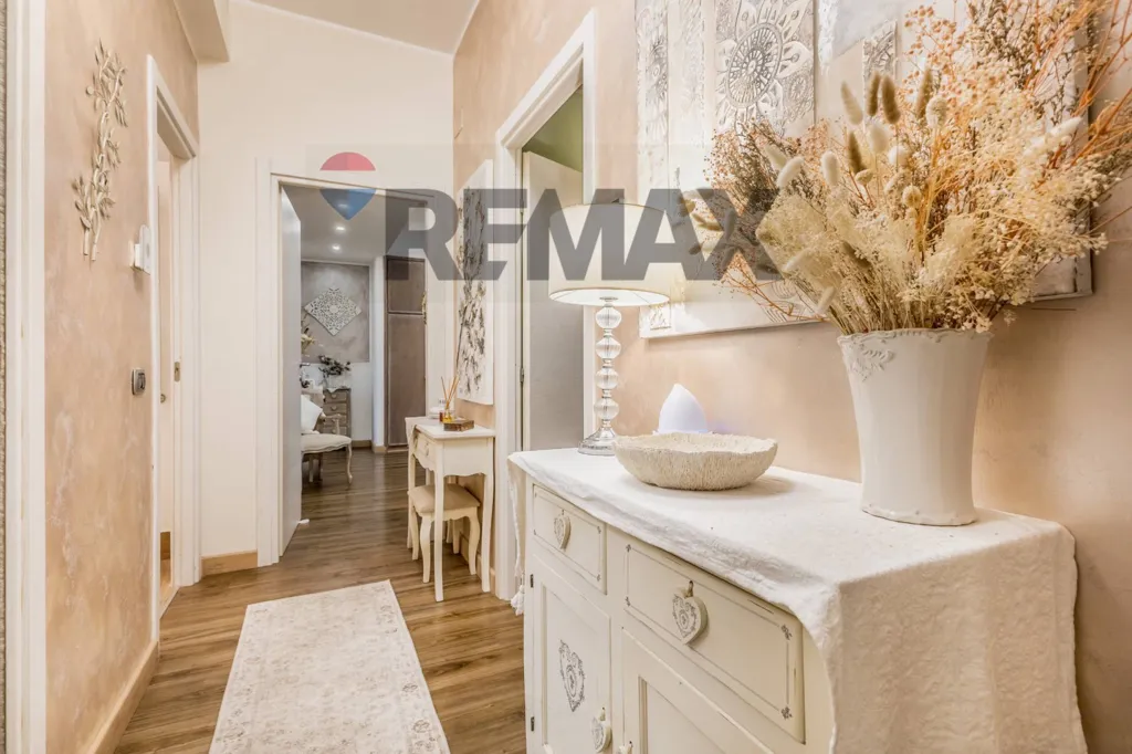 Entrée - Ristrutturato Triplex with Terrace in Roma
