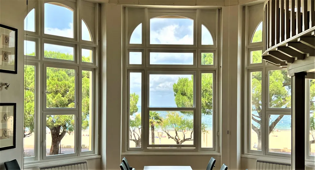 Dining Room - Historic Seafront Flat in Arcachon