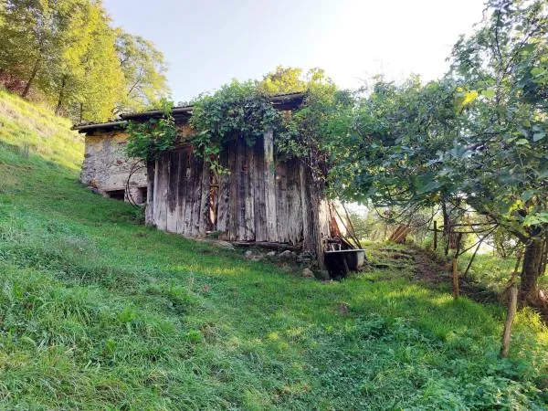 Rustic Casale with Mountain View in Avenone
