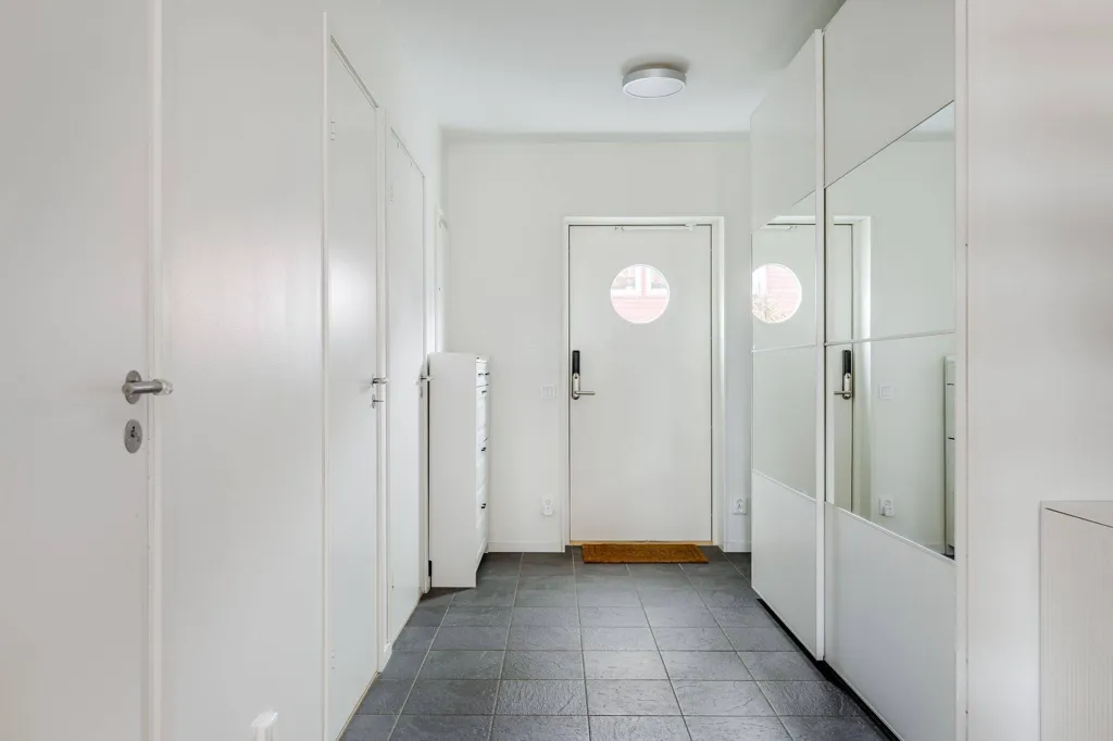 Entrée - Apartment with Balcony in Borlänge