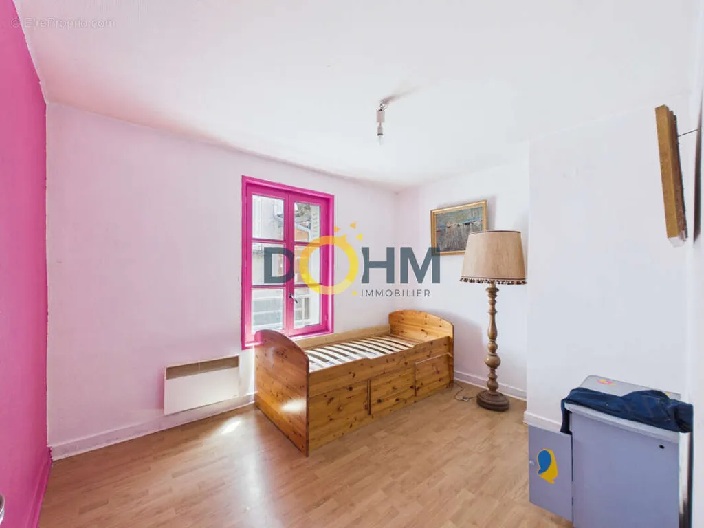 Chambres - Immeuble avec 3 Appartements en Centre Bourg à La Chaise-Dieu