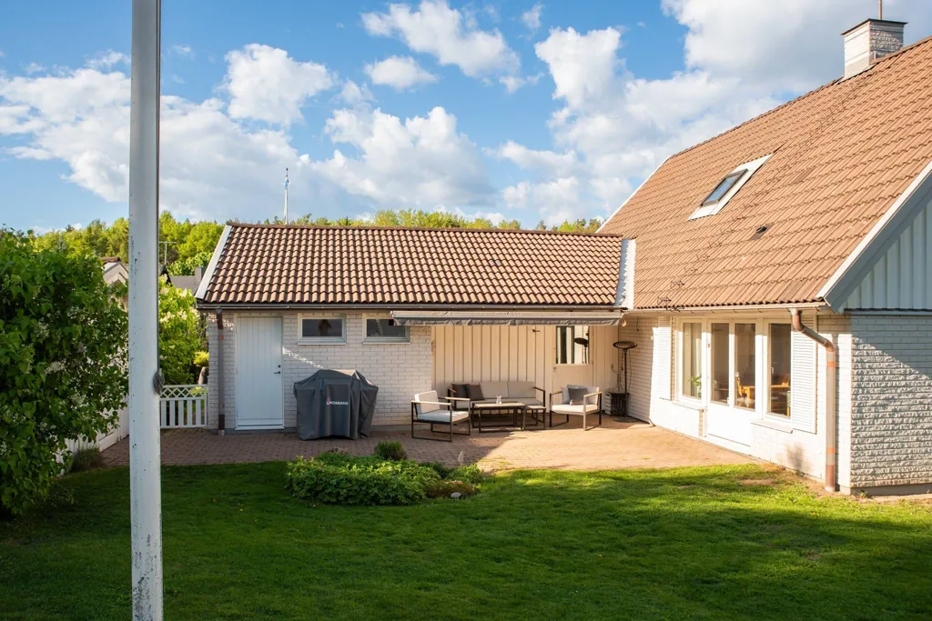 Jardin - 1.5-Floor Villa with Garden in Västerås