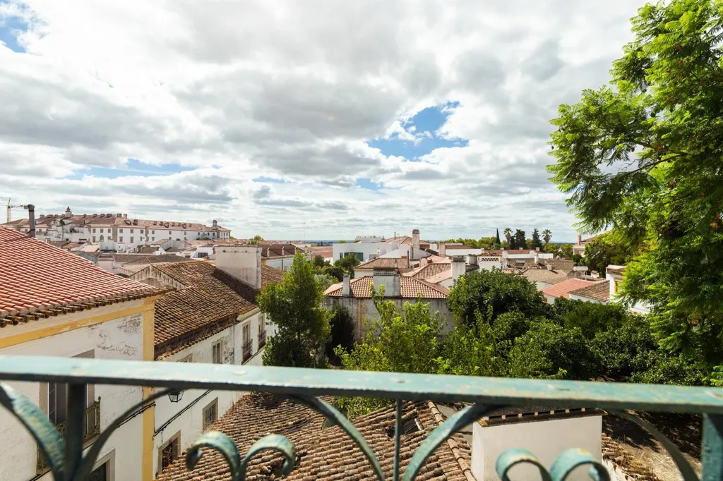 Rõdu - Historic 5-Bedroom House with Garden in Évora