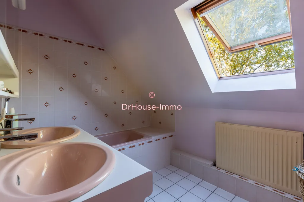 Vannitoad - House with Garden in Dampierre-en-Yvelines