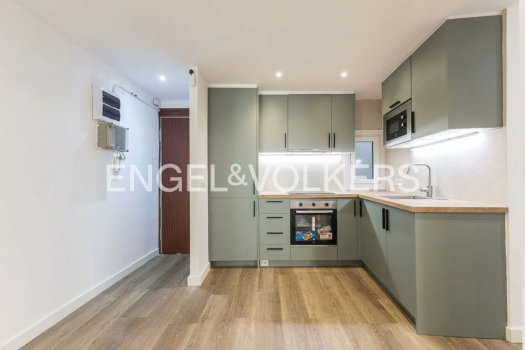Cuisine - Apartment with Balcony in Collblanc, Barcelona
