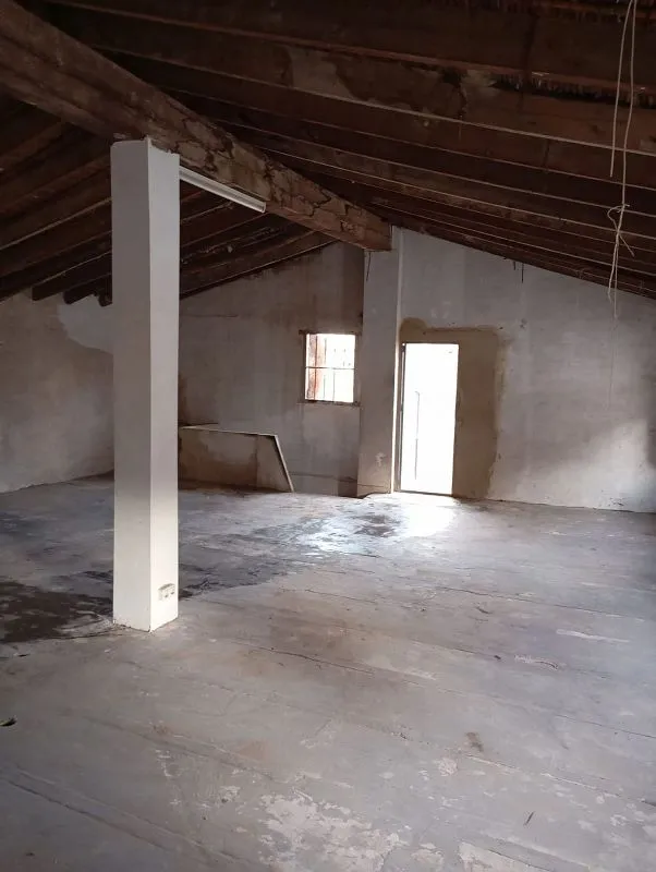 Pièces - Chalet for Renovation with Terrace in Valencia