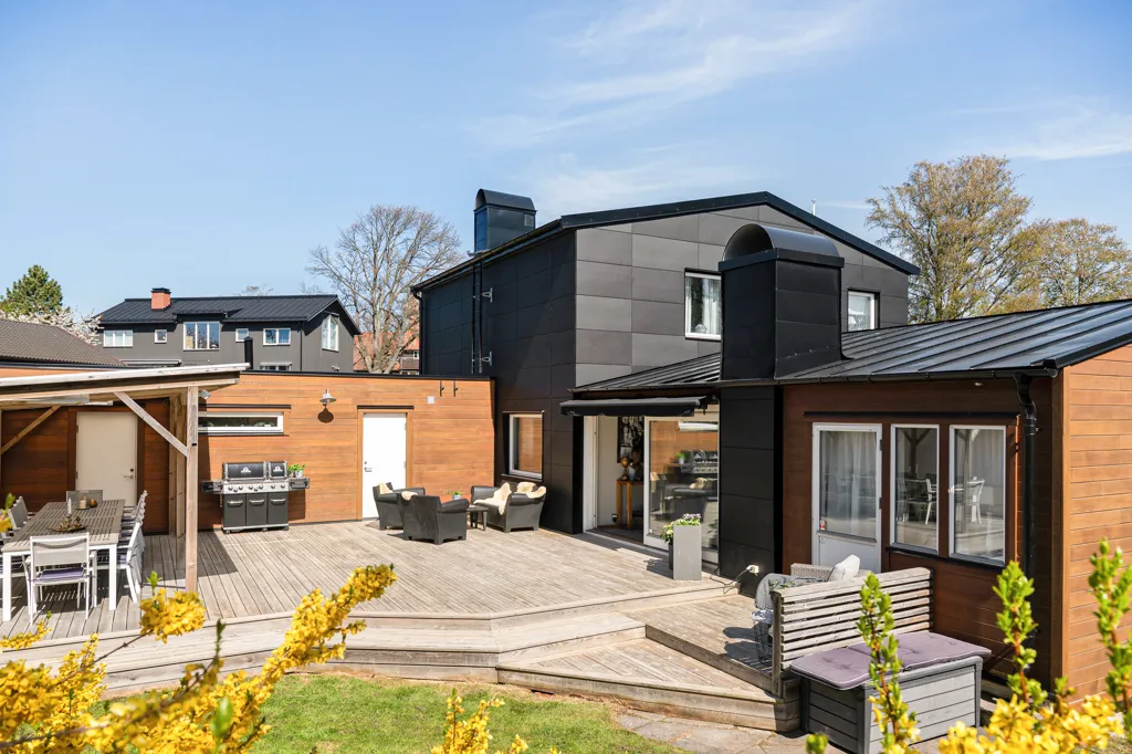 Terrace - Villa with Pool in Långedrag