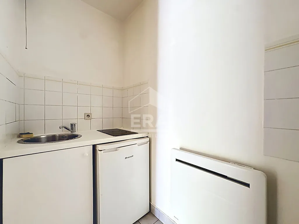Cuisine - Studio avec Ascenseur et Cave à Paris 12e