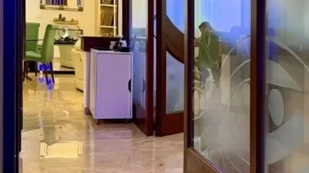 hallway_entrance