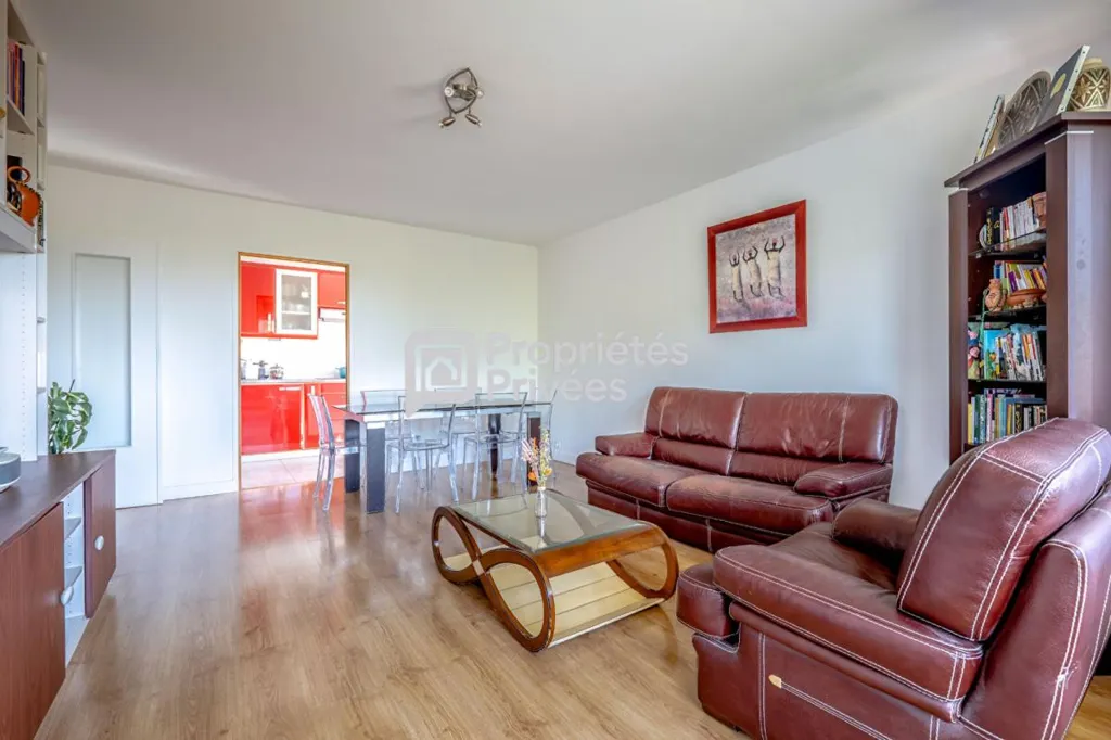 Séjour - Appartement 3 Pièces avec Balcon à Villejuif
