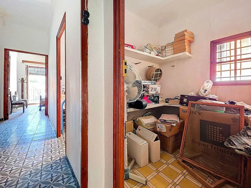Entrée - Corner House with Balcony in Pinoso