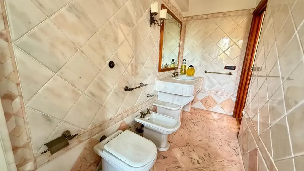 Salles de bain - Spacious Apartment with Balcony in Naples