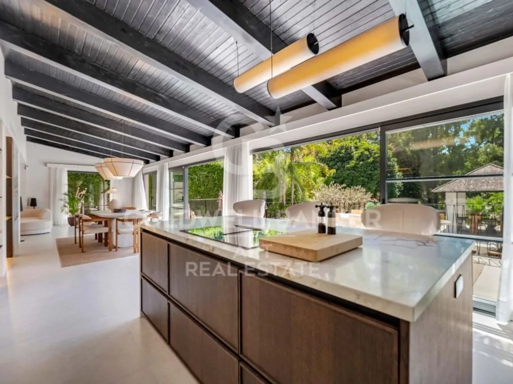 Cuisine - Luxury Villa with Pool in Nueva Andalucia