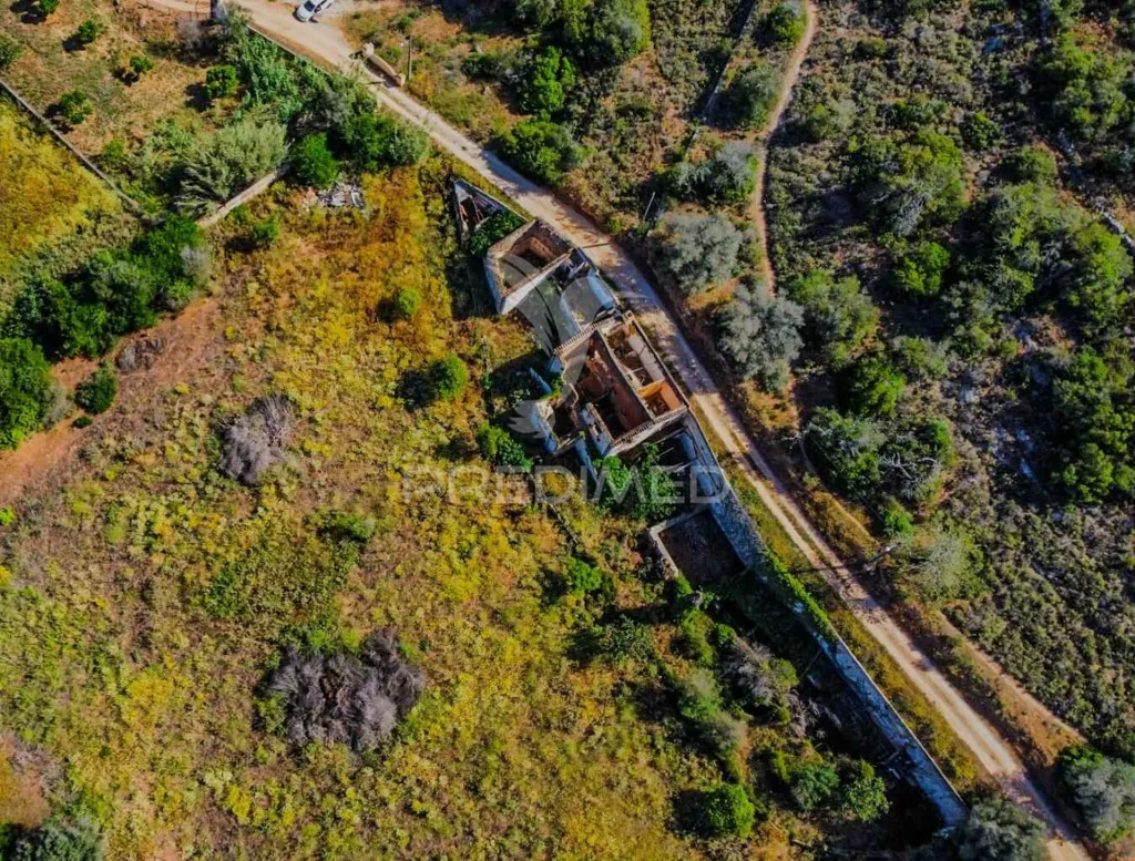 Õhuvaade - Ruined Property with Large Plot in Alcantarilha