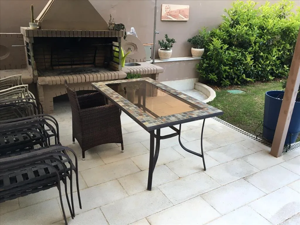 Terrasse - 4-Storey Villa with Sea View in Athens