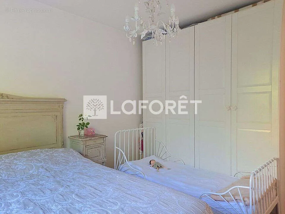 Bedrooms - Bright 2-Bedroom Apartment in Nice's Évêché