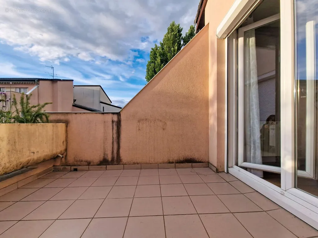 Balcone - 3-Bed Apartment with Terrace in Gières