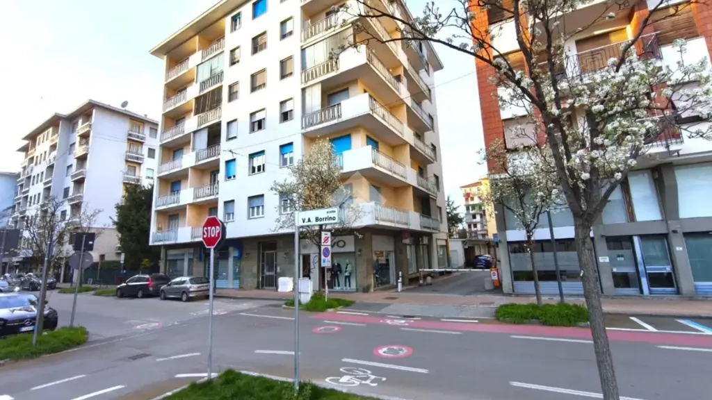 Exterior - Central 4-Bed Apartment with Balcony in Cossato