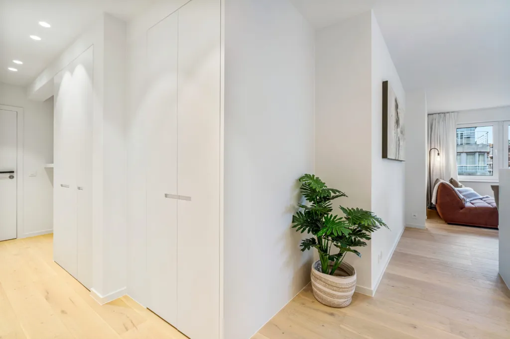 Esik - Turnkey Corner Flat in Knokke Centre