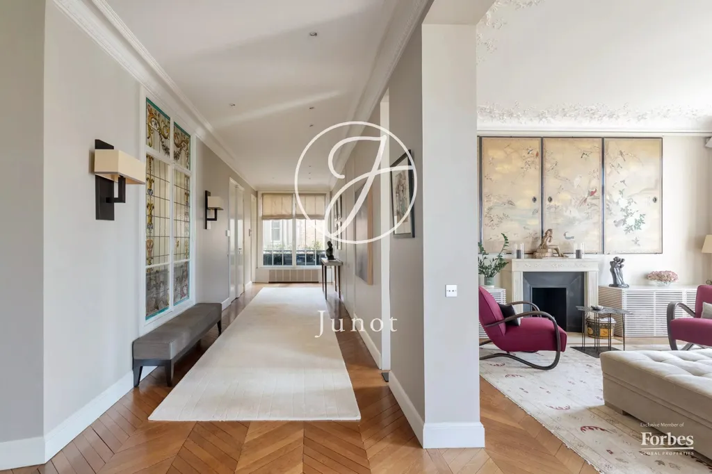 Elutuba - Duplex with Eiffel Tower View in Paris 7th