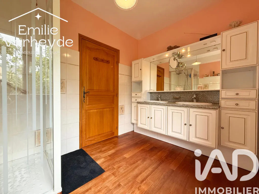Salles de bain - Pavillon Semi-Plat avec Jardin au Cœur du Village