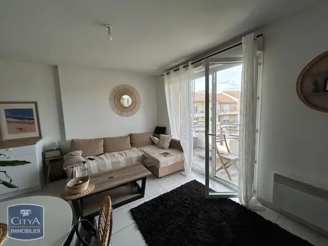 Séjour - Appartement 2 Pièces avec Balcon à Eysines