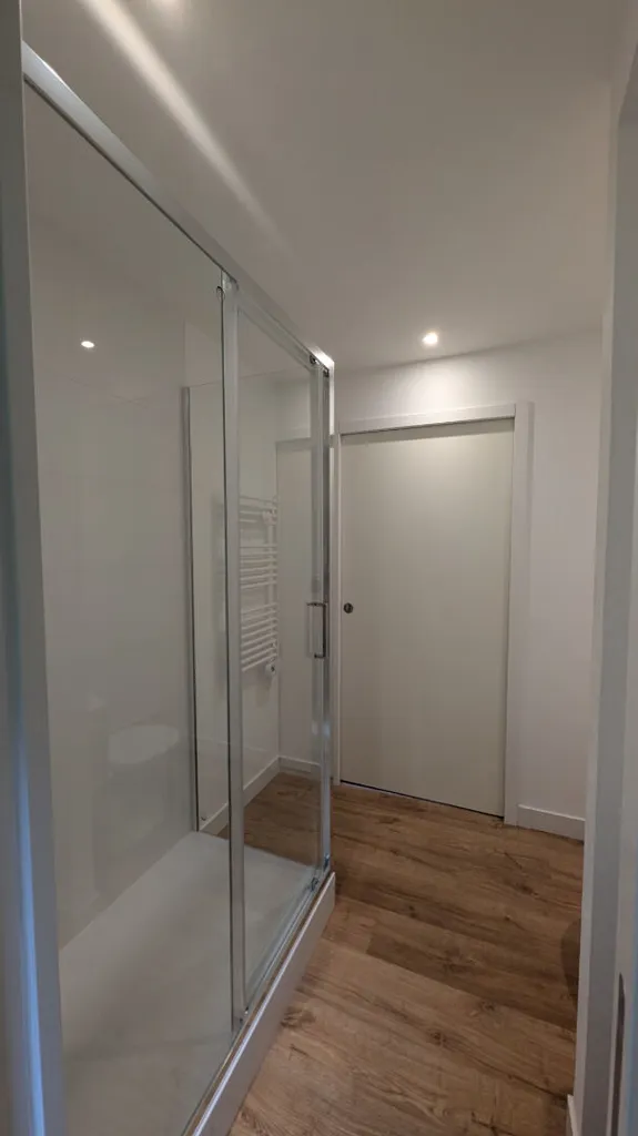 Vannitoad - Renovated Flat with Balcony and View in Brest
